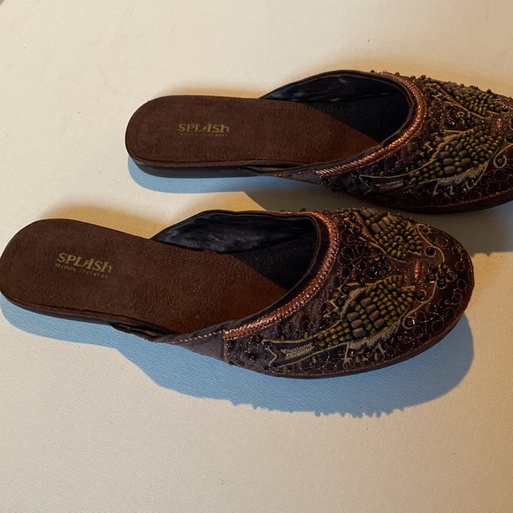 NWT Splash Brown Ornate Beaded Flats - Picture 3 of 8